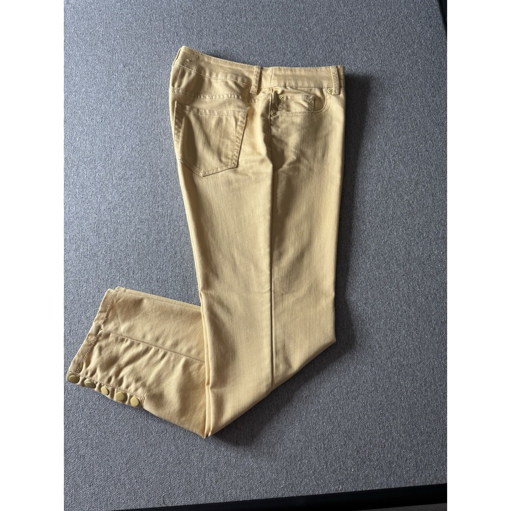 Chico's Platinum Denim Women's Ultimate Fit Yellow Summer Pants Size Chico's 1